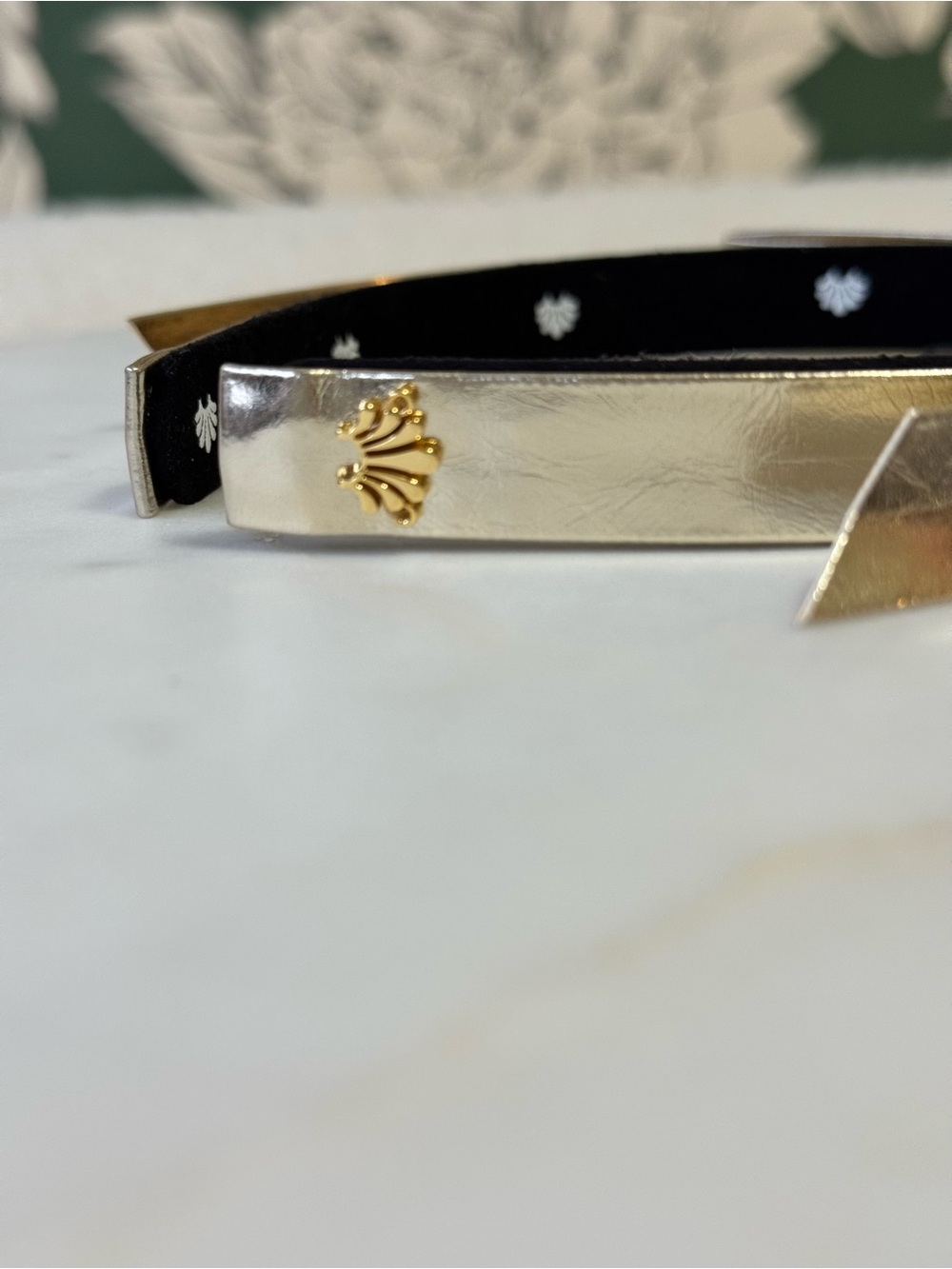 Lele Sadoughi Metallic Gold Slim Headband with Knot Accent NWT - Picture 6 of 6